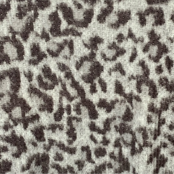 M Como Vintage Beige Leopard Print Cowlneck Pullover Medium Stretch 8 10 - Picture 6 of 9